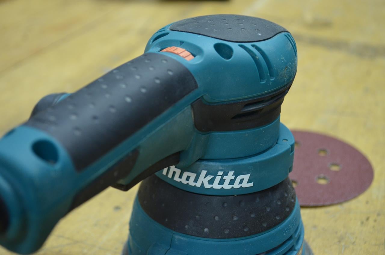 A Makita BO5041 random orbital sander